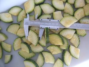 Tranches <span class=keywords><strong>de</strong></span> <span class=keywords><strong>courgettes</strong></span> vertes, 2 pièces, approuvé IQF, BRC A - Product Image 3