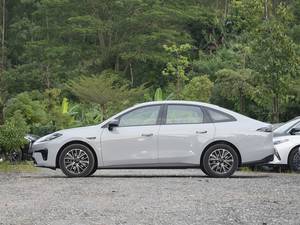 AION <span class=keywords><strong>RT</strong></span> 520 Smart Edition 2026, berline électrique, autonomie NEDC de 520 km, 5 places, charge rapide, écran tactile de 14,6 pouces, ADAS de niveau 2 - Product Image 2