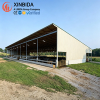 Bâtiment d'élevage avicole préfabriqué en structure acier avec système de ventilation pour l'élevage de poulets de chair et de poules pondeuses