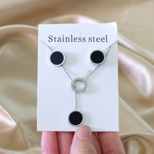 Ensemble de bijoux en acier inoxydable plaqué or 18 carats, collier avec pendentif circulaire géométrique, boucles d'oreilles à clous, coquille noire minimaliste pour femmes - Product Image 3