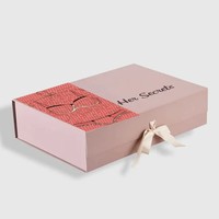 Boîte cadeau en carton ondulé de luxe sur mesure en matériaux recyclés avec gaufrage et ruban de soie pour l'emballage de lingerie
