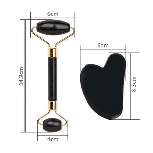 Ensemble de rouleau de jade et de <span class=keywords><strong>gua</strong></span> <span class=keywords><strong>sha</strong></span> pour massage facial en pierre de jade noire naturelle avec logo personnalisé - Product Image 2
