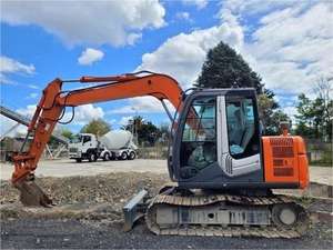 Excavadora de Orugas Hitachi ZX70 Usada de Primera Clase, 7 Toneladas, Origen Japón, con Motor, 1 Año de Garantía, en Venta - Product Image 3