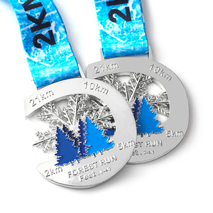 Gold Silber 3D Personalisierte Maßgefertigte Weihnachtsmann Weihnachtsbaum Neujahr Schneeflocke Medaillen Wald 21K 10K Marathon Laufmedaille - Product Image 4