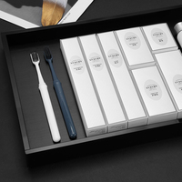 Grands plateaux de service alimentaire carrés en acrylique noir pour les commodités hôtelières