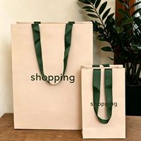 Sacs en papier personnalisés, réutilisables, de luxe, écologiques, découpés à la forme, pour l'emballage, avec logo personnalisable, adaptés aux vêtements et aux bijoux.