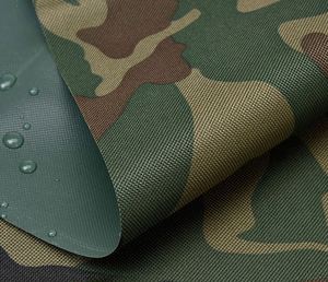 Fabricant de tissus, tissu Oxford 100% polyester 600D personnalisé, tissu imperméable camouflage en polyester pour sacs - Product Image 3