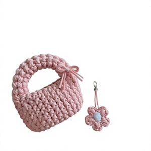 Sac demi-lune au crochet avec breloque fleur, fait main, mignon, pour usage quotidien, imperméable, écologique, léger, avec bandoulière - Product Image 1
