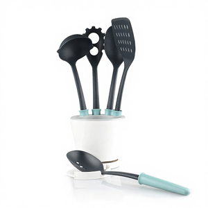 Juego de Utensilios de Cocina de Plástico PP de 7 Piezas con Reposacucharas, Resistentes al Calor, Seguros para Alimentos, Aptos para Uso en Campamentos - Product Image 1