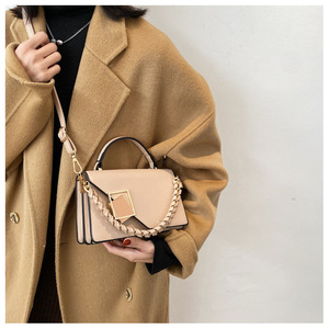 Sac à main carré polyvalent pour femme, sac bandoulière tendance avec chaîne, fermeture éclair, vente en gros - Product Image 6