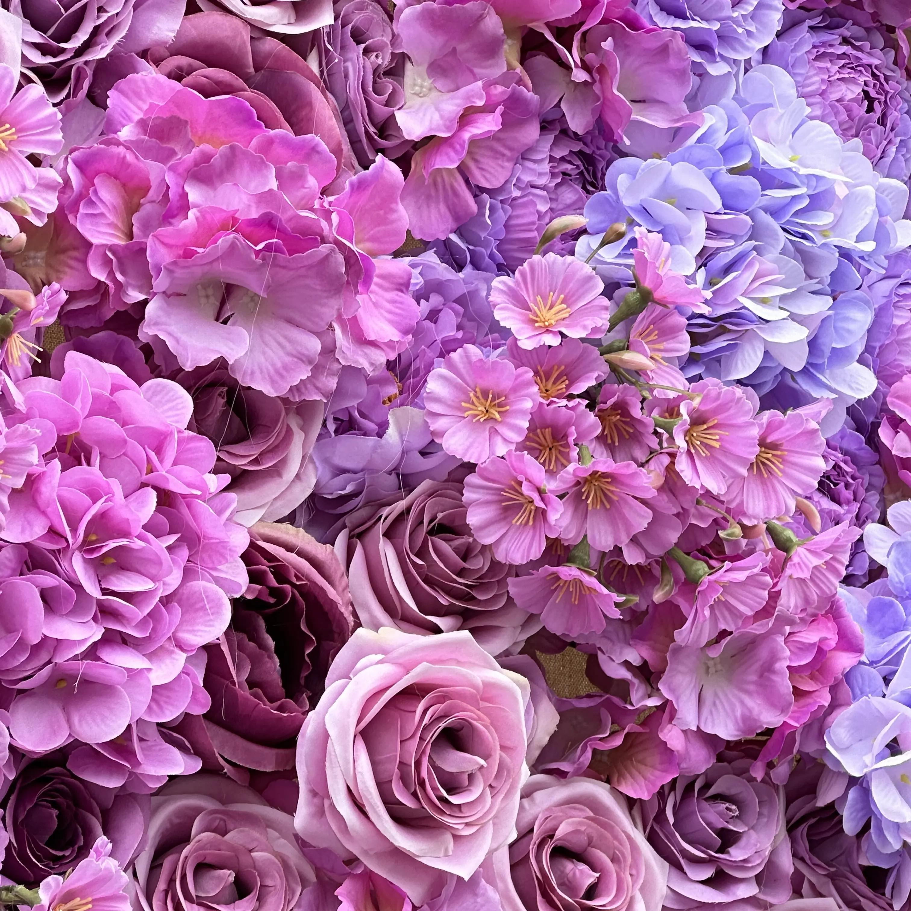מוצר למכירה חמה עבור 2024 פרח מלאכותי רקע קיר לוח קיר תפאורה פרח לקישוט חתונה