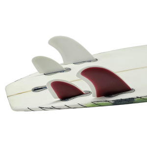 Ailerons de planche de surf FCS2 RM, ensemble de 4 pièces, bicolore, double tab, aileron arrière - Product Image 4
