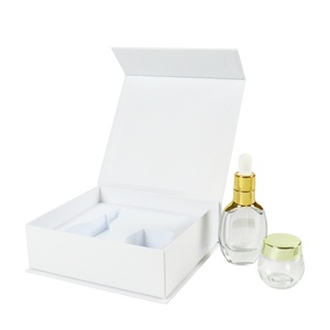 Nouvelle conception de boîtes cadeaux magnétiques en papier rigide blanc avec estampage à chaud en or recyclé de luxe - Product Image 5