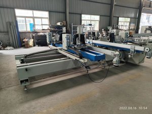 Ligne de production de cadres de fenêtres en PVC/UPVC E-WORLD avec machine de soudage CNC et machine de nettoyage des coins, haute précision, contrôle PLC 380V - Product Image 3