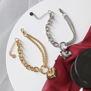สร้อยข้อมือวินเทจแบบหนา โซ่หนัก สำหรับผู้หญิง กันน้ำ ชุบทอง 18K สแตนเลสสตีล พร้อมจี้รูปหัวใจอัลมอนด์ แฟชั่น - Product Image 3