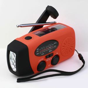 Radio Portátil de Emergencia con Manivela, Linterna Solar, Banco de Energía con Cargador para Teléfono Móvil, Venta al Por Mayor - Product Image 1