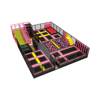 Parc de trampolines intérieur commercial personnalisé avec rembourrage souple, parcours de jeux multiples et équipement de jeu pour centre commercial