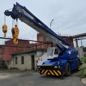 Camion grue Liebherr d'occasion 25 tonnes/Machine de construction lourde 25 tonnes - Product Image 2