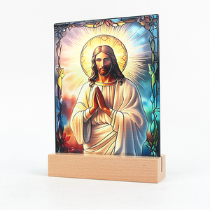 Panel de Vitral Art Deco con Figura de Jesús y Base de Madera para Velas - Decoración Religiosa Hecha a Mano para Altares de Oración - Product Image 1
