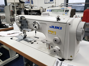 Máquina de coser <span class=keywords><strong>industrial</strong></span> de punto de cadeneta de alimentación integrada de accionamiento directo semi seco Jukis de marca japonesa de una sola aguja - Product Image 4