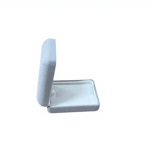 Juego de Cajas de Almacenamiento de Joyas Rectangulares Simples con Tapa para Anillos y Collares en Acabado de Terciopelo Gris - Product Image 6