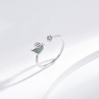 Bague ajustable en laiton plaqué rhodium avec coquille en forme de cœur, ornée de pierres précieuses lune et étoile, pour femme, idéale au quotidien