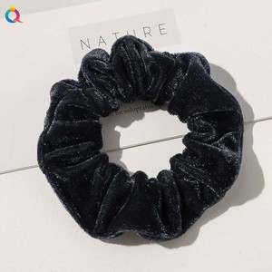 Venta caliente de las mujeres Vintage de lujo de resina perla Pastel Scrunchies Trending Fashion Hair Styling Accesorios al por mayor - Product Image 1