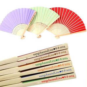 Éventail pliant en bois de bambou imprimé sur mesure pour femmes et hommes, accessoires pour festivals, soirées et raves, avec technique de peinture - Product Image 3