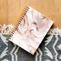En gros personnalisé Rosered Marbre Design B5 Cahier à spirale Couverture CMJN Imprimé en vrac Épais Journal Papier Matériel Boîte Cadeau Emballage