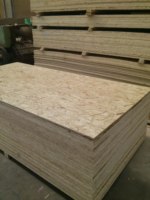 Panneau de toiture OSB 3 de 12 mm certifié FSC EN 300 CE 2+ pour bardage de toiture et construction