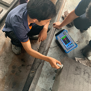 Auf Lager Ultraschall-Fehler detektor zum Verkauf Gebraucht, aber in gutem Zustand - Product Image 3