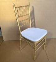 Chaises Chiavari d'extérieur de luxe pour réception d'événements et de noces Chaise d'hôtel empilable de banquet à structure métallique dorée