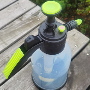 เครื่องพ่นยาแบบมือถือ 2 ลิตร พลาสติก ใช้แรงดันลม สำหรับทำสวนในบ้านและจัดสวน - Product Image 2