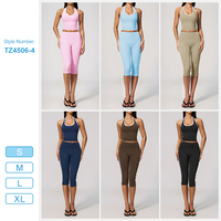 Ensemble de yoga deux pièces TZ4506-4 : débardeur à col en V et bretelles halter avec coussinets intégrés et legging capri, 30 % élasthanne, 70 % nylon