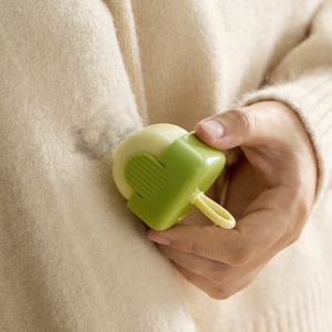 <span class=keywords><strong>Rullo</strong></span> Antipelucchi Ecologico Riutilizzabile, Cuscinetto in Silicone <span class=keywords><strong>Lavabile</strong></span> con Forte Adesione per Polvere e Pelucchi - Product Image 1