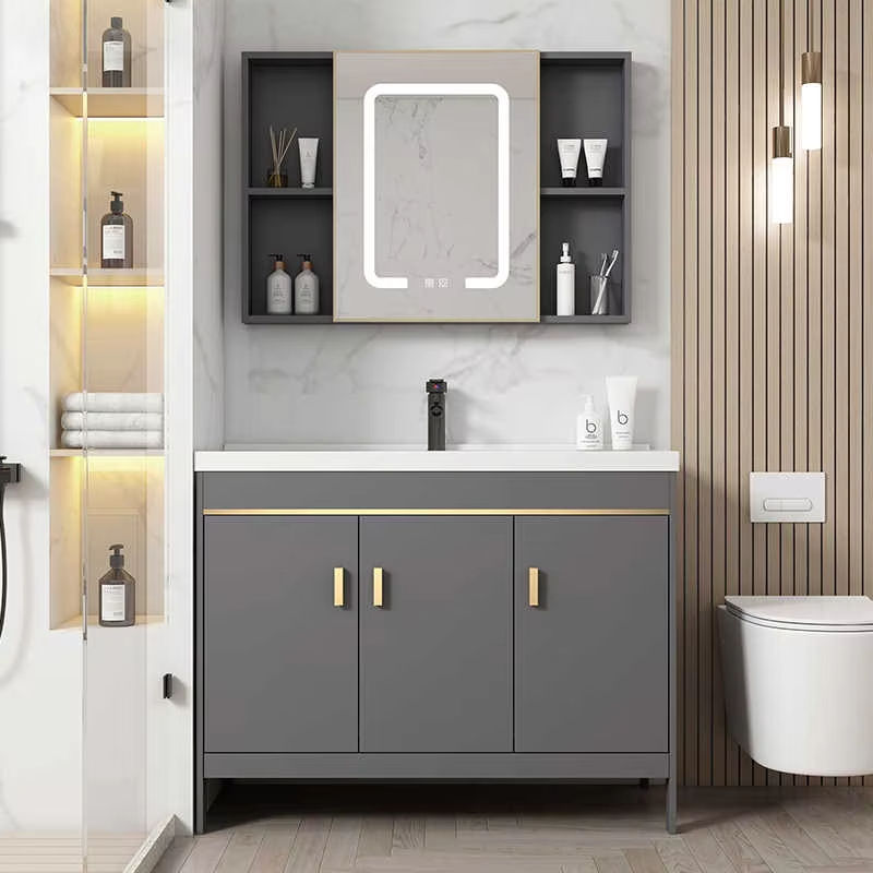 สีเทาเข้ม