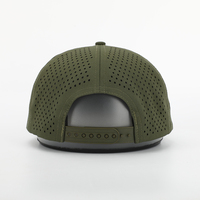 Casquette à 5 panneaux non structurée, personnalisable avec logo, avec trous découpés au laser, classique, perforée, en nylon à séchage rapide, avec cordon