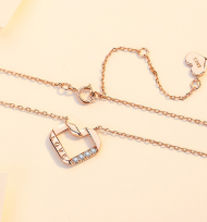 Collier pendentif cœur en or rose avec strass en cristal sertis en canal, gravure « Love », chaîne maille forçat, romantique, pour usage quotidien, unisexe - Product Image 2