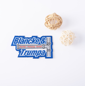 Hot bán thân thiện với môi tiếng Anh Thư Chenille may sắt tùy chỉnh thêu các bản vá lỗi thiết kế logo thời trang vải quần áo - Product Image 1