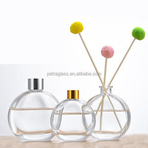 Bocaux d'huile essentielle en verre transparent <span class=keywords><strong>de</strong></span> 50ml 100ml 150ml avec couvercle en liège pour la décoration <span class=keywords><strong>de</strong></span> <span class=keywords><strong>centre</strong></span> <span class=keywords><strong>de</strong></span> <span class=keywords><strong>table</strong></span> <span class=keywords><strong>de</strong></span> mariage - Product Image 4