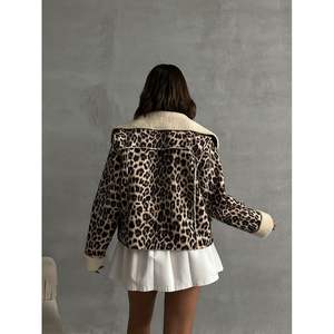 เสื้อโค้ทขนกระต่ายชินชิลลามิงค์ลายพิมพ์ขายส่ง ขนยาว แต่งกระดุมแถวเดียว ทอ ย้อม ซัก พร้อมลายพิมพ์หลากหลายแบบ - Product Image 1