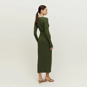 Abito lungo estivo da donna a maniche lunghe con scollo a V, gonna in maglia con spacco, design con bottoni, vestibilità morbida ed elasticizzata, elegante e sexy. - Product Image 3