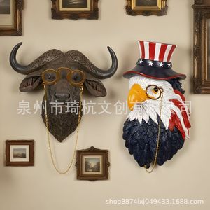 Ornement mural en résine en forme d'aigle, couleur or, décoration d'intérieur, cadeau artisanal - Product Image 2