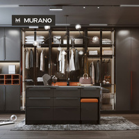 Armoire sur mesure haut de gamme de luxe avec éclairage LED et portes vitrées, unité de rangement pour chambre à coucher