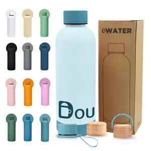 تصميم جديد لعام 2023 زجاجة مياه للشرب معزولة مفرغة من الهواء قابلة للحمل مزودة بجدار سعة 18 أوقية في الهواء الطلق طراز