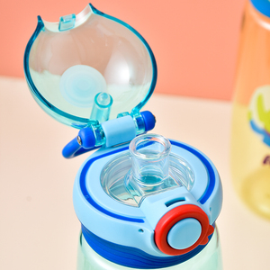 Botella de agua transparente sin BPA personalizada para niños con tapa abatible Bebida directa para niños Regalo para ocasiones - Product Image 4