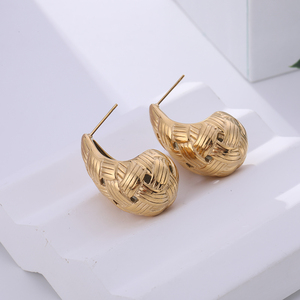 Conjunto de joyería de acero inoxidable chapado para mujer de alta calidad para mujer Pendientes DE DISEÑO DE ACERO INOXIDABLE - Product Image 1
