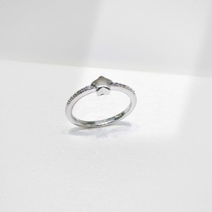 แหวนเงินแท้ 925 ประดับเพชรซิคอนทรงหนา ดีไซน์ดาว ประดับทองคำขาว แหวนหมั้นสีสันสดใส แหวนสวยหรูสำหรับผู้หญิง - Product Image 4