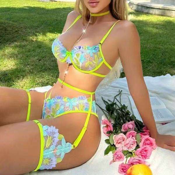 สีเขียว