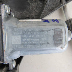 Lève-vitre avant droit 9829043380 Peugeot 208 2012-2019 d'occasion (76389) - Product Image 5